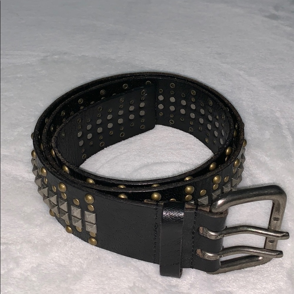 Rough Roses studded leather belt